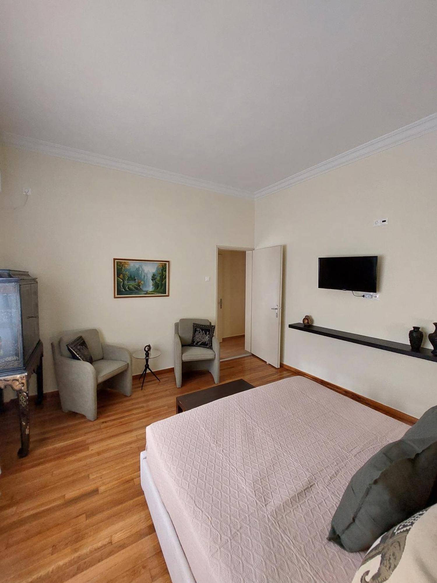 Bmv Apartments Атина Екстериор снимка